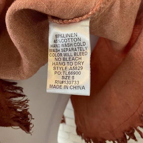 Umgee Women Rust Linen Blend Sz S Top Button Up Long Sleeve Blouse Fray Hem R1 - Picture 12 of 12